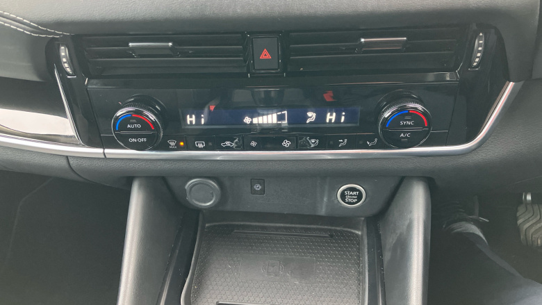 Nissan Qashqai 1.3 DiG-T MH N-Connecta 5dr Petrol Hatchback